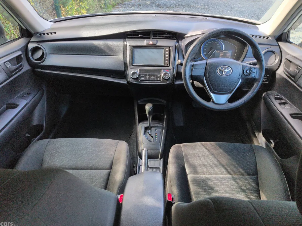 Toyota Corolla Saloon, Petrol Hybrid, 2020, White