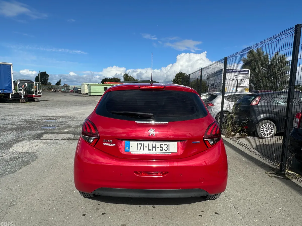Peugeot 208 Hatchback, Petrol, 2017, Red