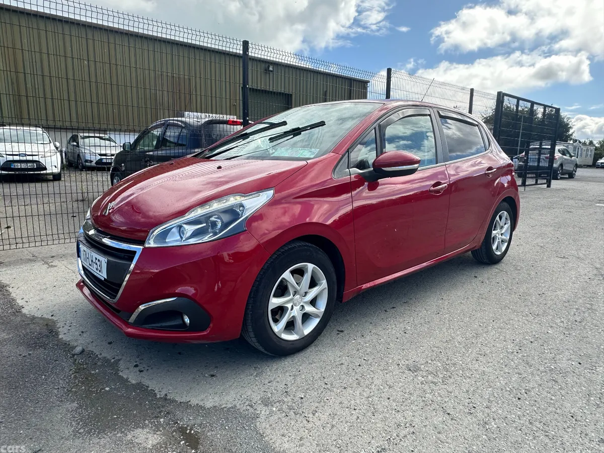 Peugeot 208 Hatchback, Petrol, 2017, Red