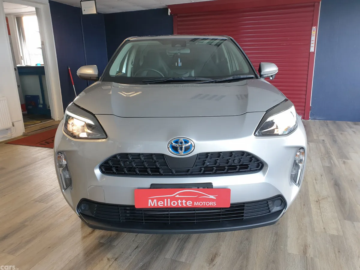 Toyota Yaris Cross Hatchback, Petrol Hybrid, 2022, Silver