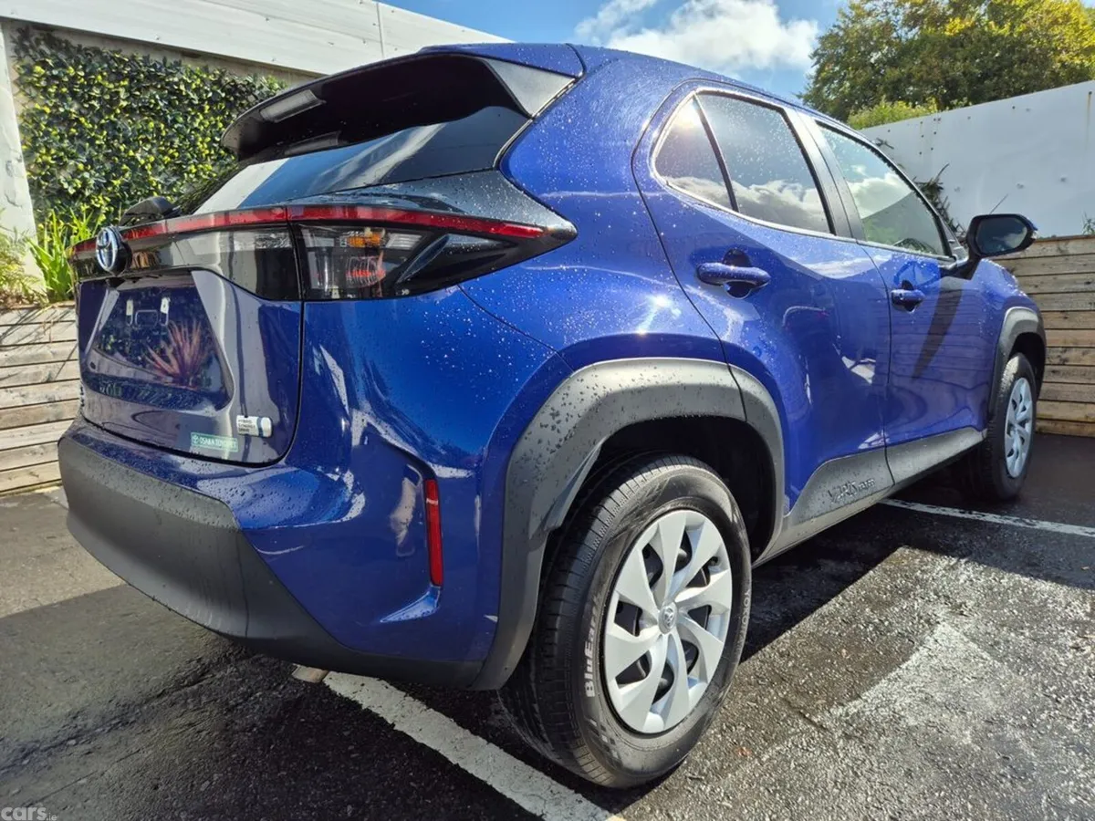 Toyota Yaris Cross SUV, Petrol Hybrid, 2023, Blue