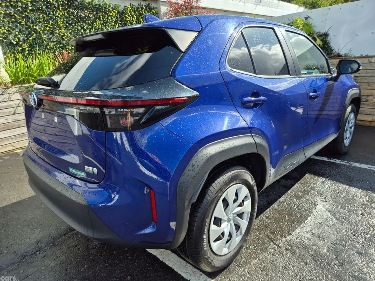 Toyota Yaris Cross SUV, Petrol Hybrid, 2023, Blue