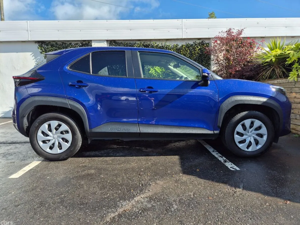 Toyota Yaris Cross SUV, Petrol Hybrid, 2023, Blue