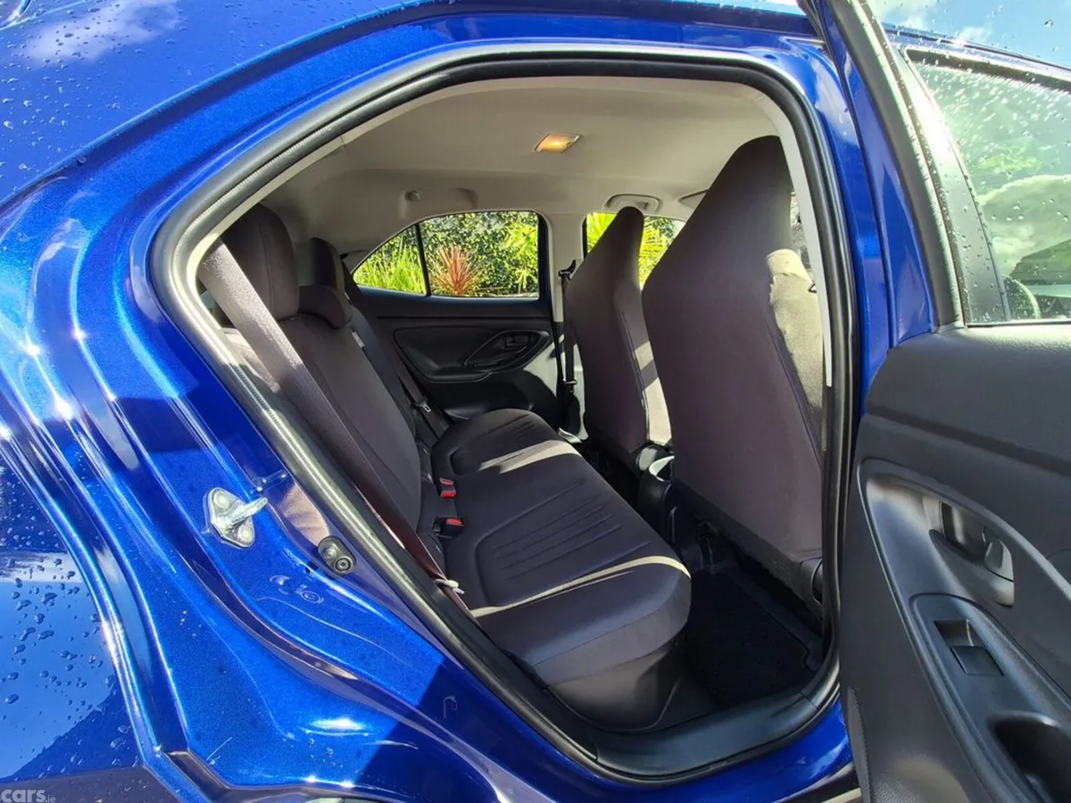 Toyota Yaris Cross SUV, Petrol Hybrid, 2023, Blue