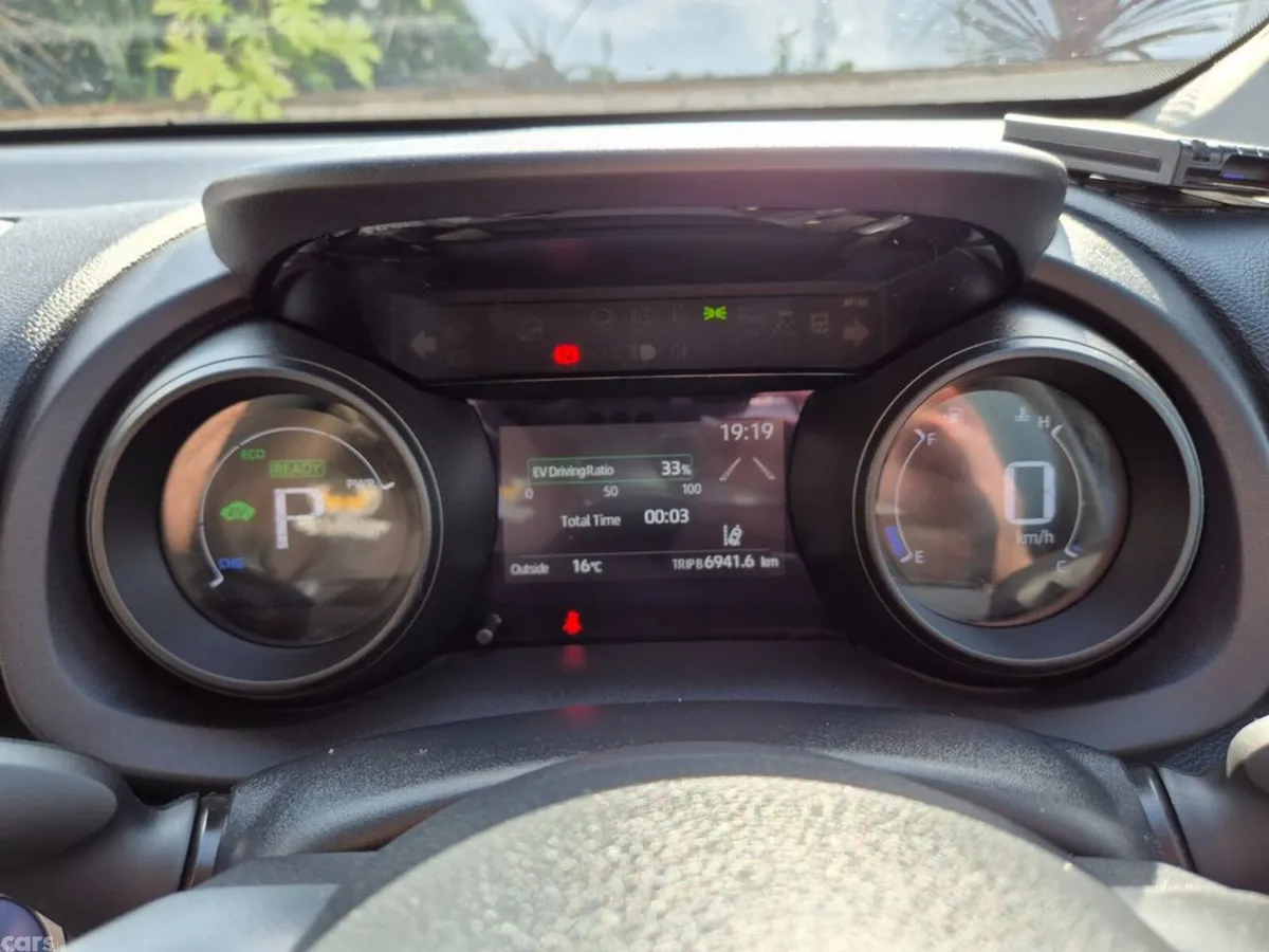 Toyota Yaris Cross SUV, Petrol Hybrid, 2023, Blue