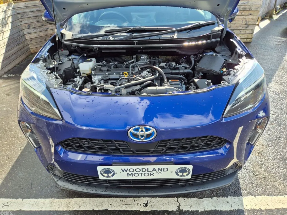Toyota Yaris Cross SUV, Petrol Hybrid, 2023, Blue