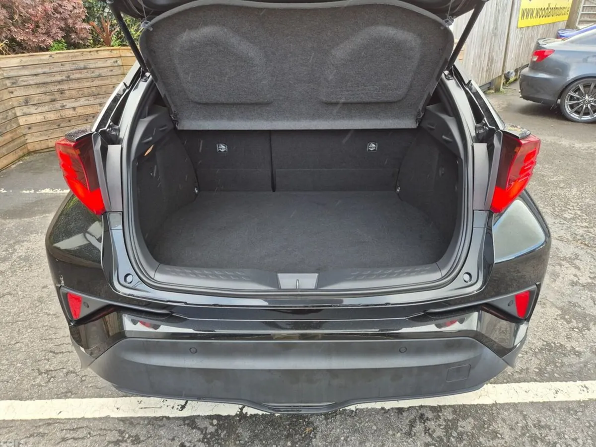 Toyota C-HR SUV, Petrol Hybrid, 2023, Black