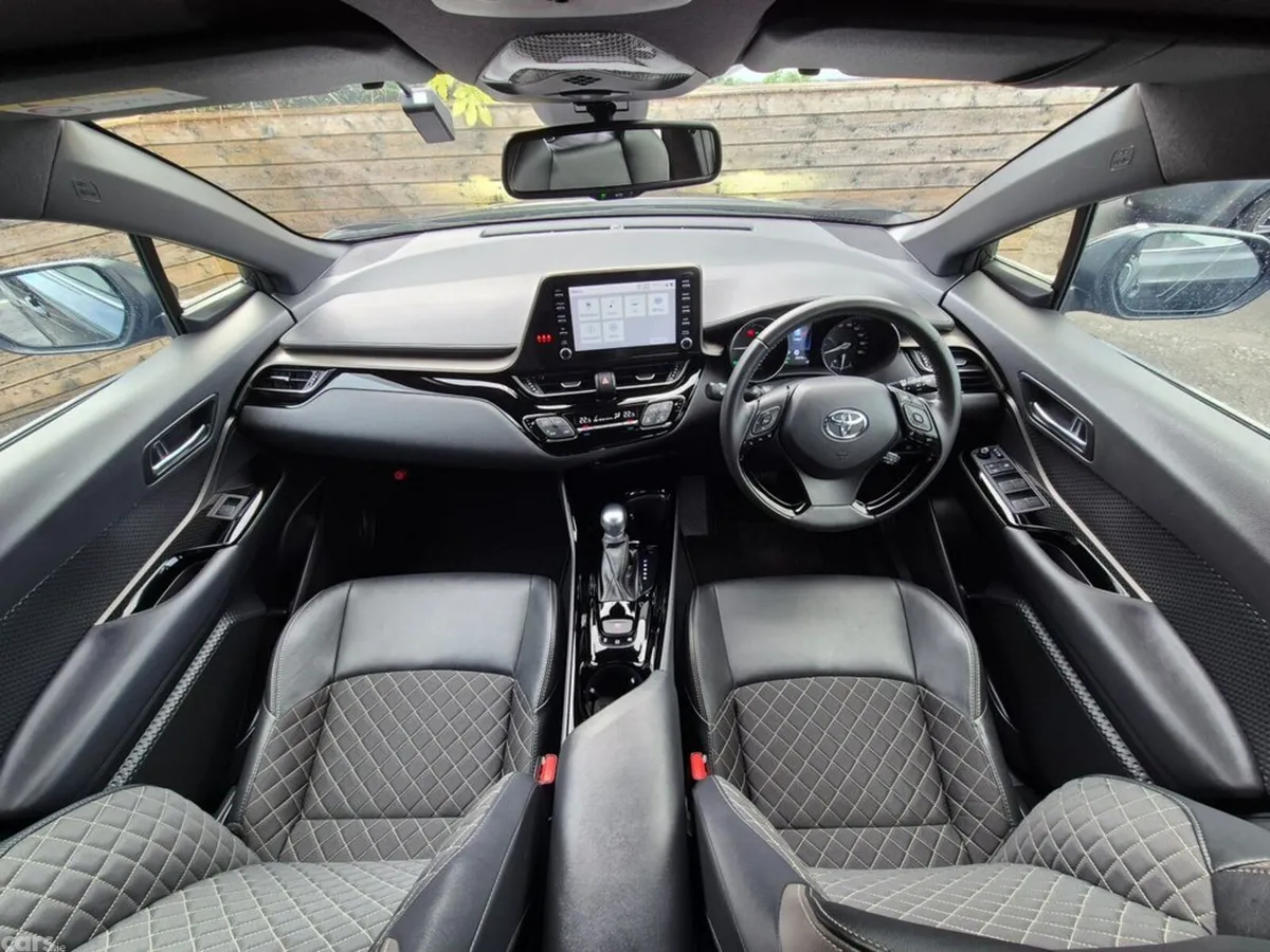 Toyota C-HR SUV, Petrol Hybrid, 2023, Black