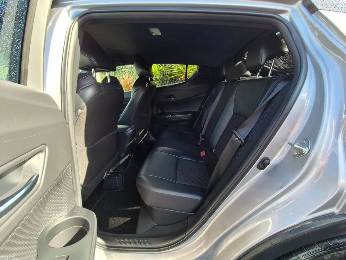 Toyota C-HR SUV, Petrol Hybrid, 2021, Silver