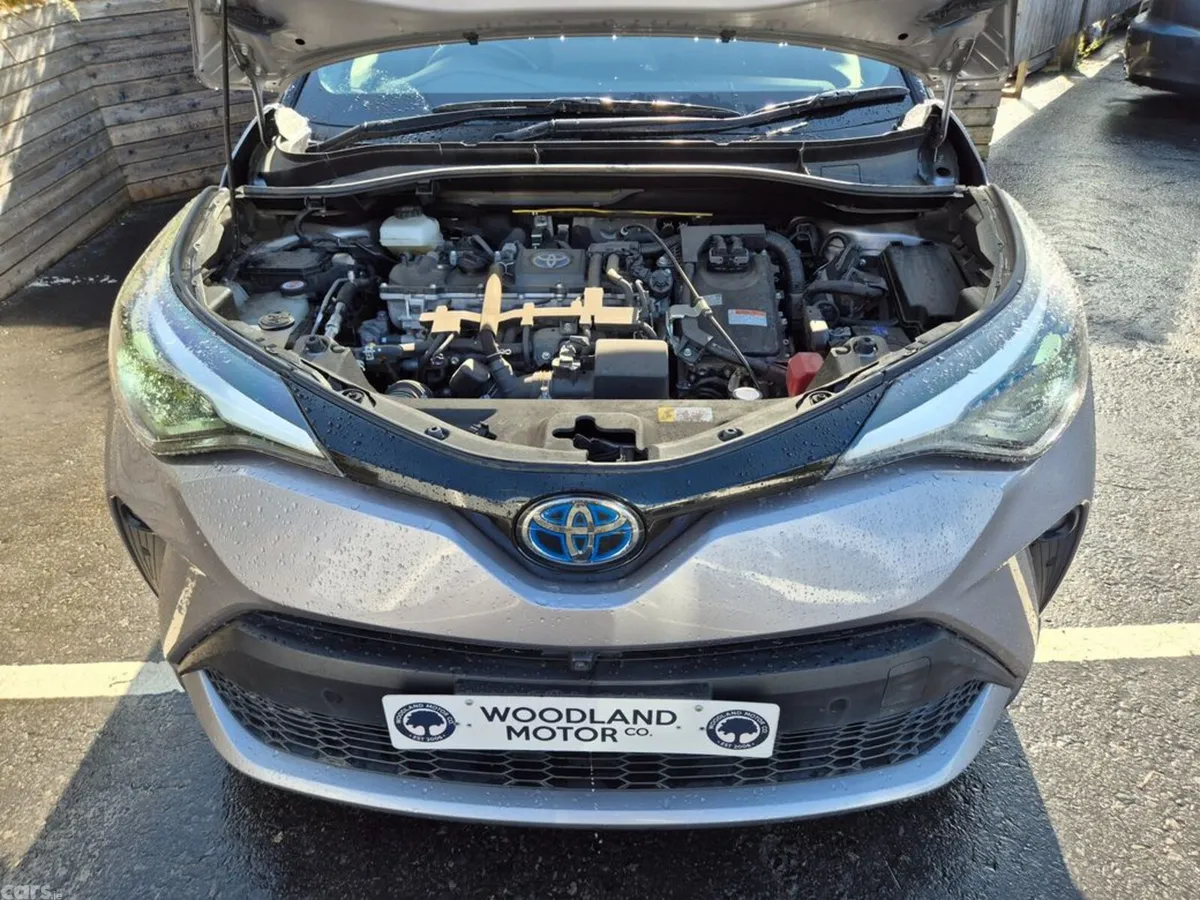 Toyota C-HR SUV, Petrol Hybrid, 2021, Silver