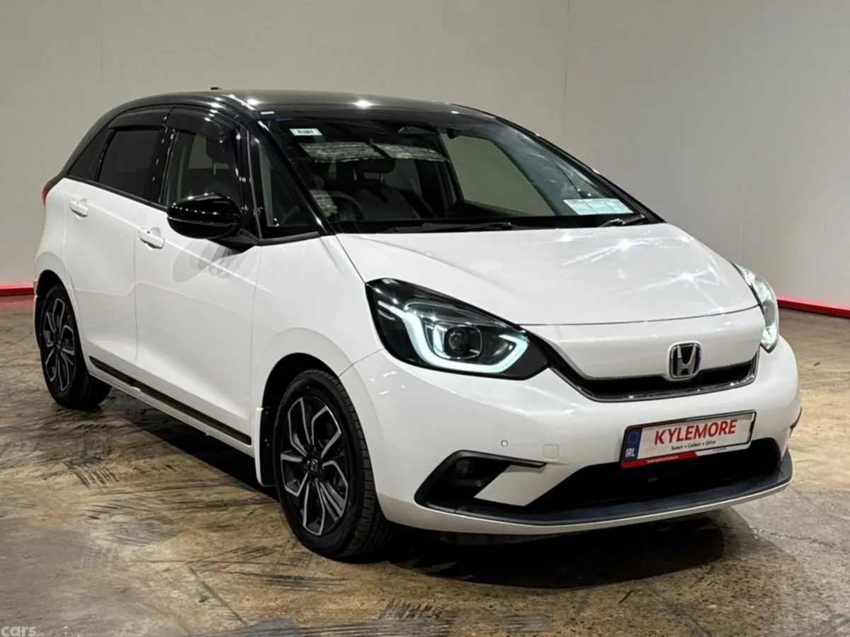 Honda Fit Hatchback, Petrol Hybrid, 2021, White