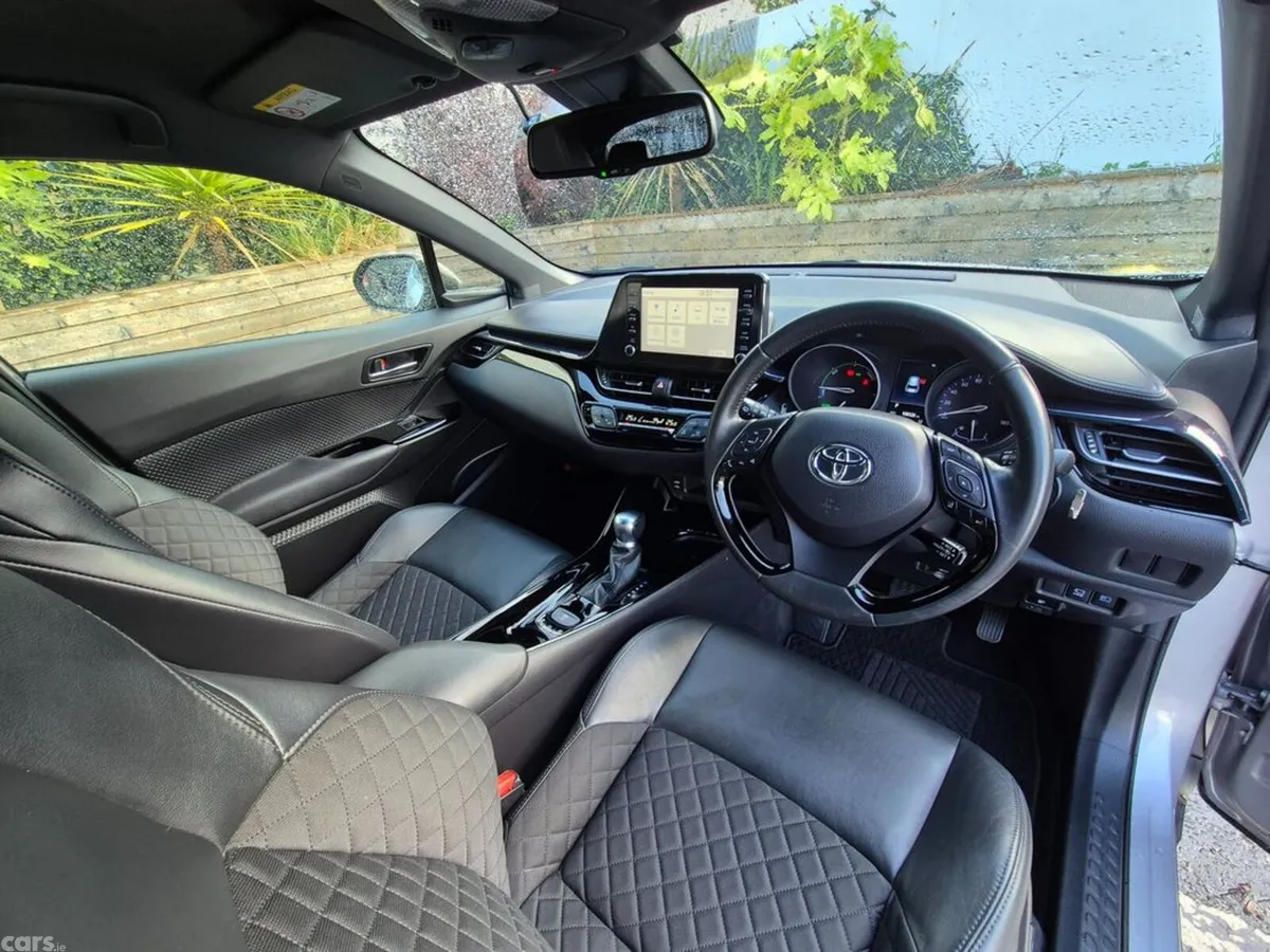 Toyota C-HR SUV, Petrol Hybrid, 2021, Silver