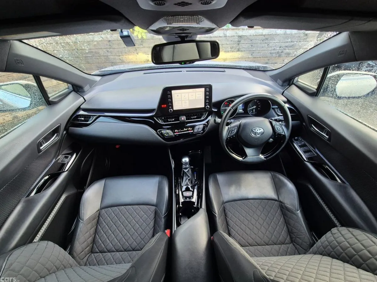 Toyota C-HR SUV, Petrol Hybrid, 2021, Silver