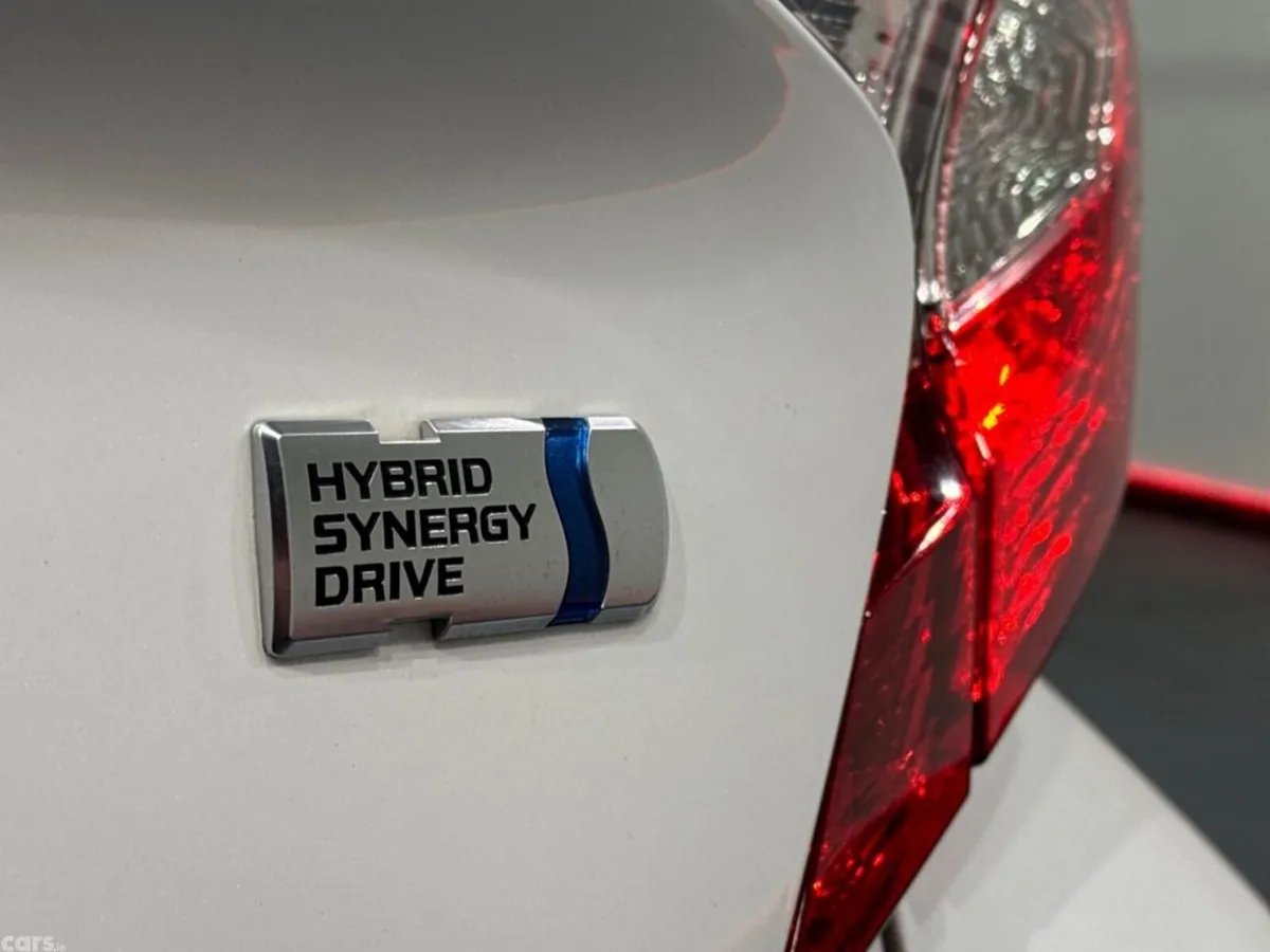 Toyota C-HR SUV, Petrol Hybrid, 2023, White