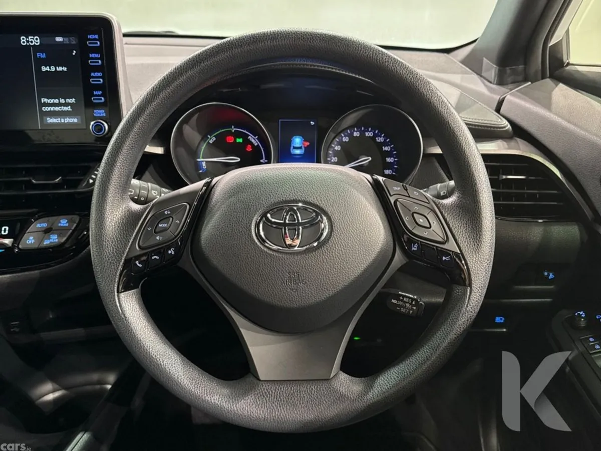 Toyota C-HR SUV, Petrol Hybrid, 2023, White