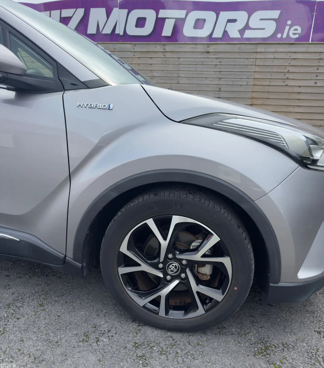Toyota C-HR SUV, Petrol Hybrid, 2018, Silver