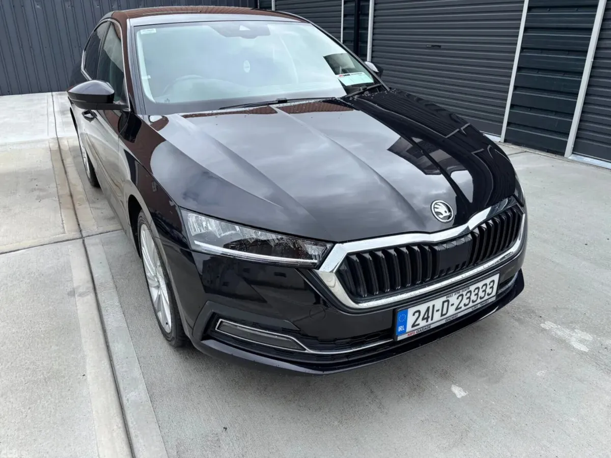 Skoda Octavia Saloon, Petrol, 2024, Black