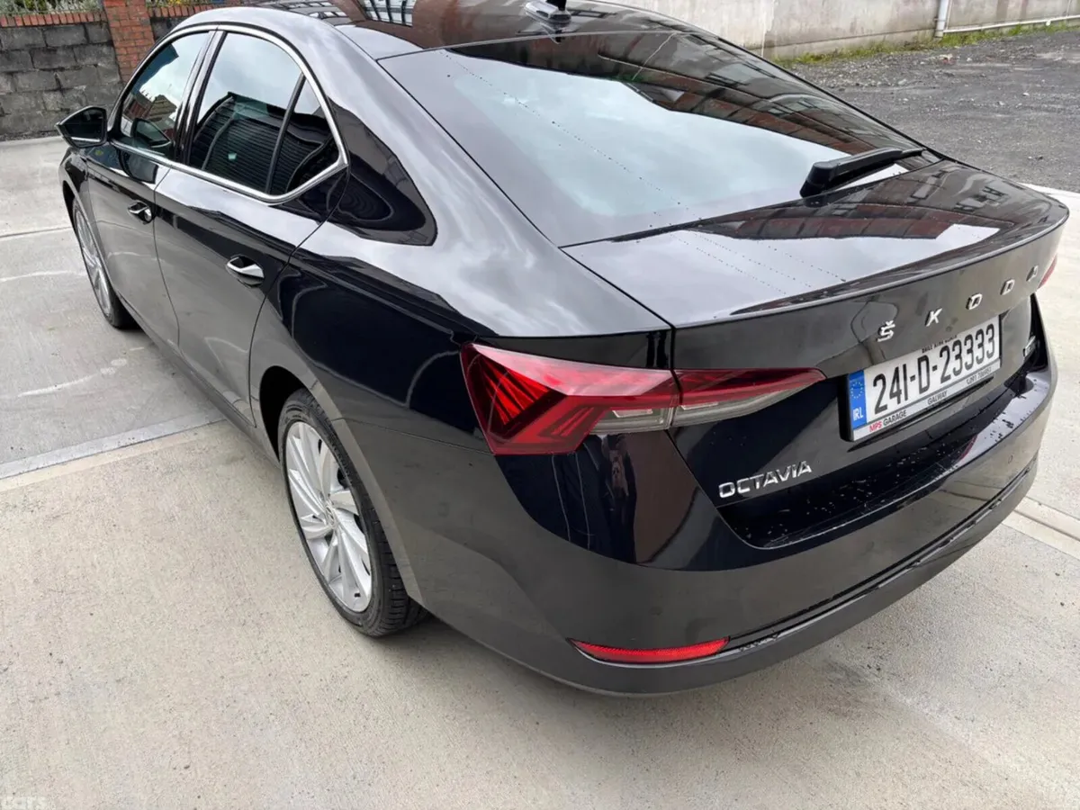 Skoda Octavia Saloon, Petrol, 2024, Black