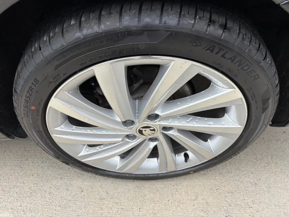 Skoda Octavia Saloon, Petrol, 2024, Black