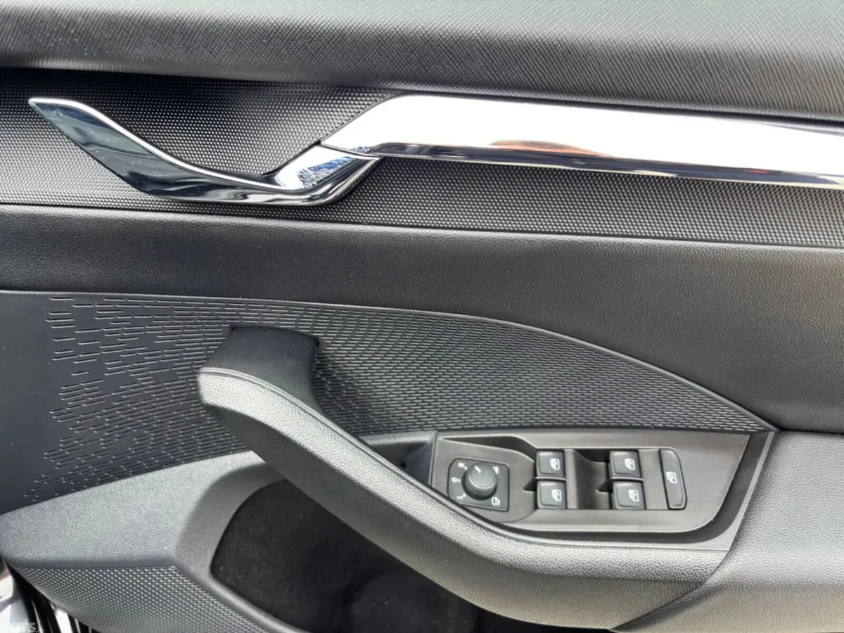 Skoda Octavia Saloon, Petrol, 2024, Black