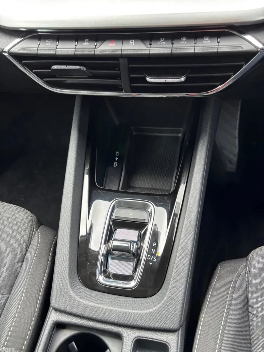 Skoda Octavia Saloon, Petrol, 2024, Black