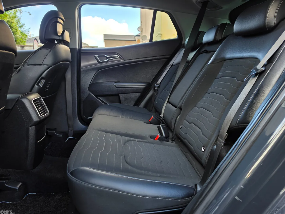 Kia Sportage SUV, Diesel Hybrid, 2023, Grey
