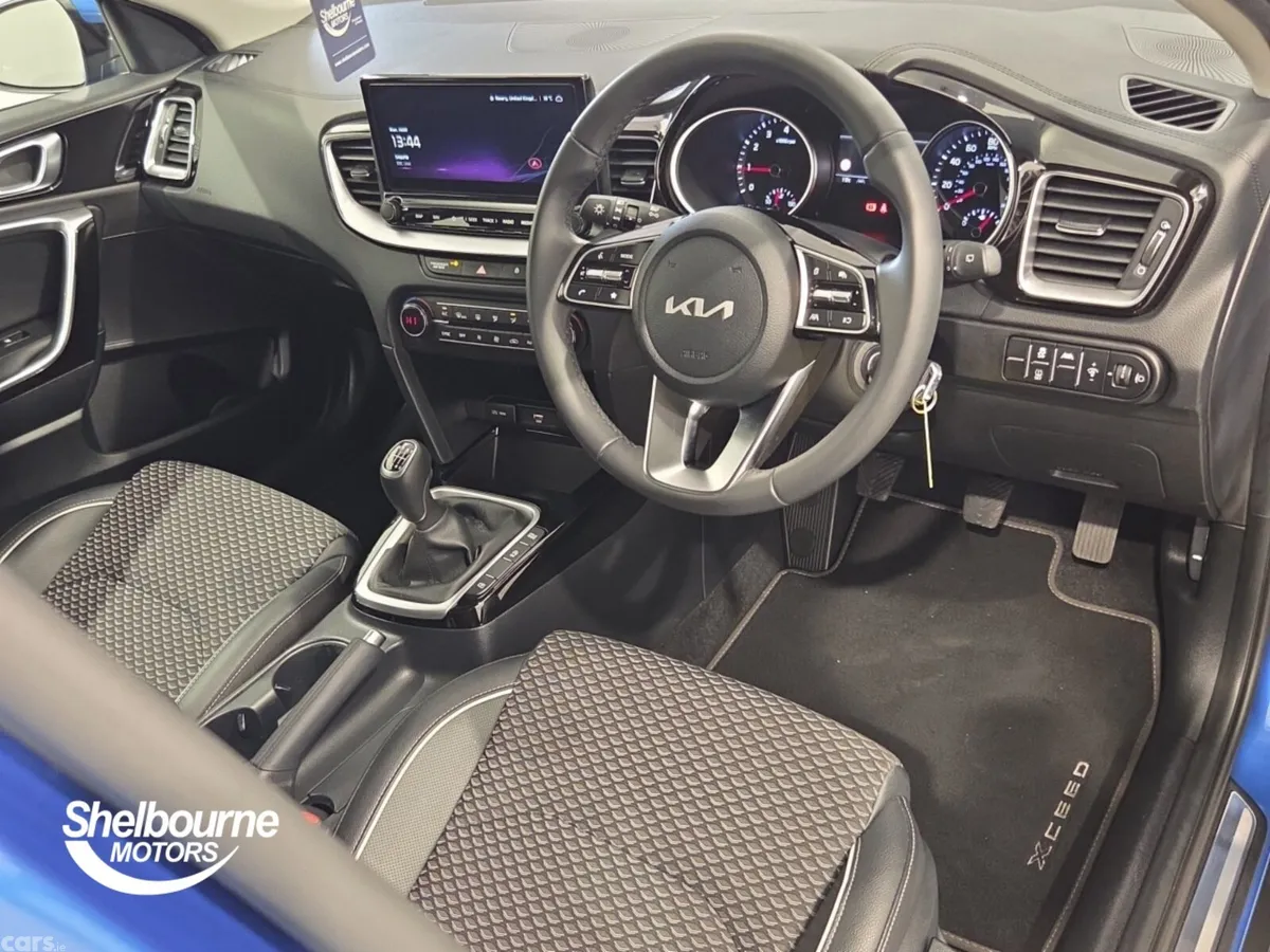 Kia XCeed Hatchback, Petrol, 2025, Blue