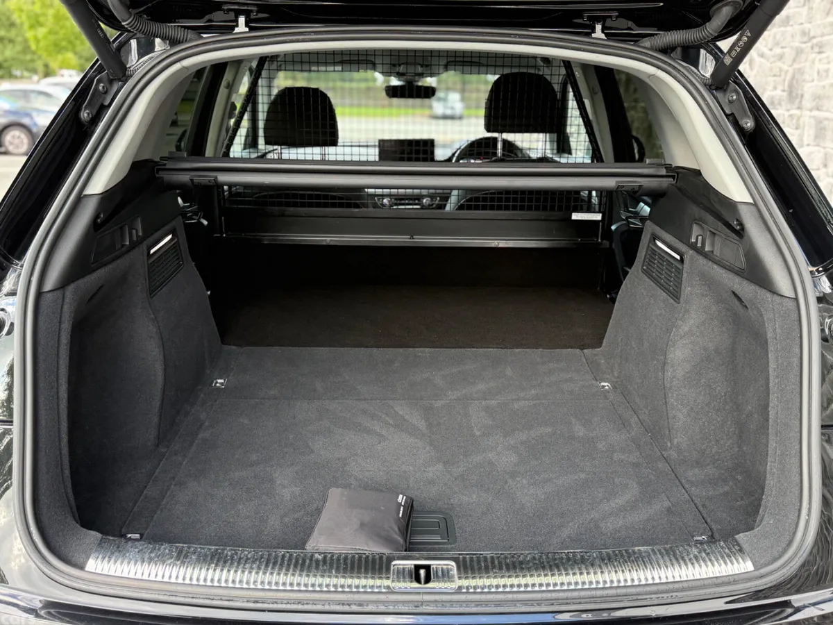 Audi Q5 SUV, Diesel, 2022, Black