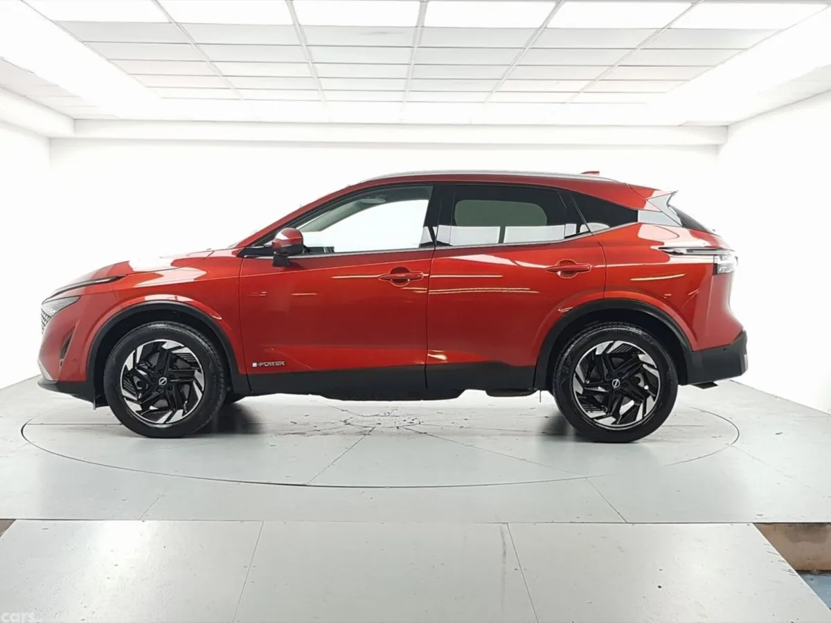 Nissan Qashqai MPV, Petrol Hybrid, 2026, Red