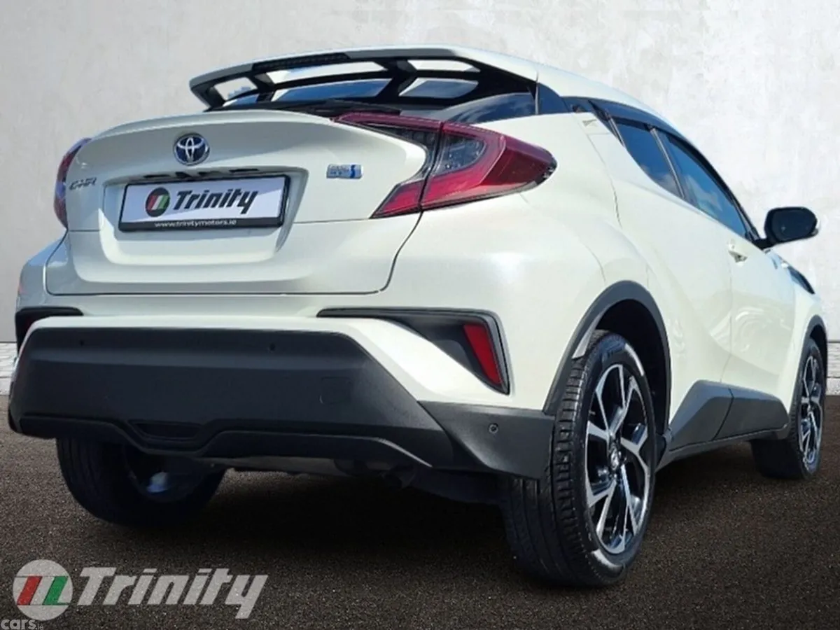 Toyota C-HR SUV, Petrol Hybrid, 2019, White