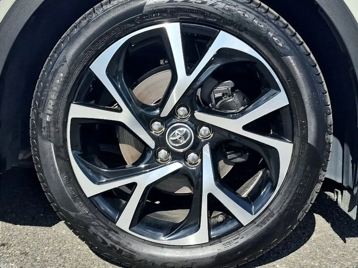Toyota C-HR SUV, Petrol Hybrid, 2019, White