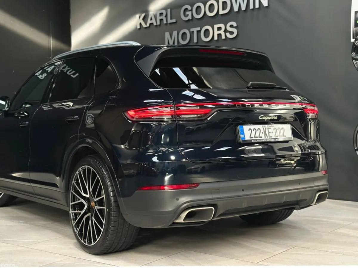 Porsche Cayenne SUV, Petrol Plug-in Hybrid, 2022, Blue