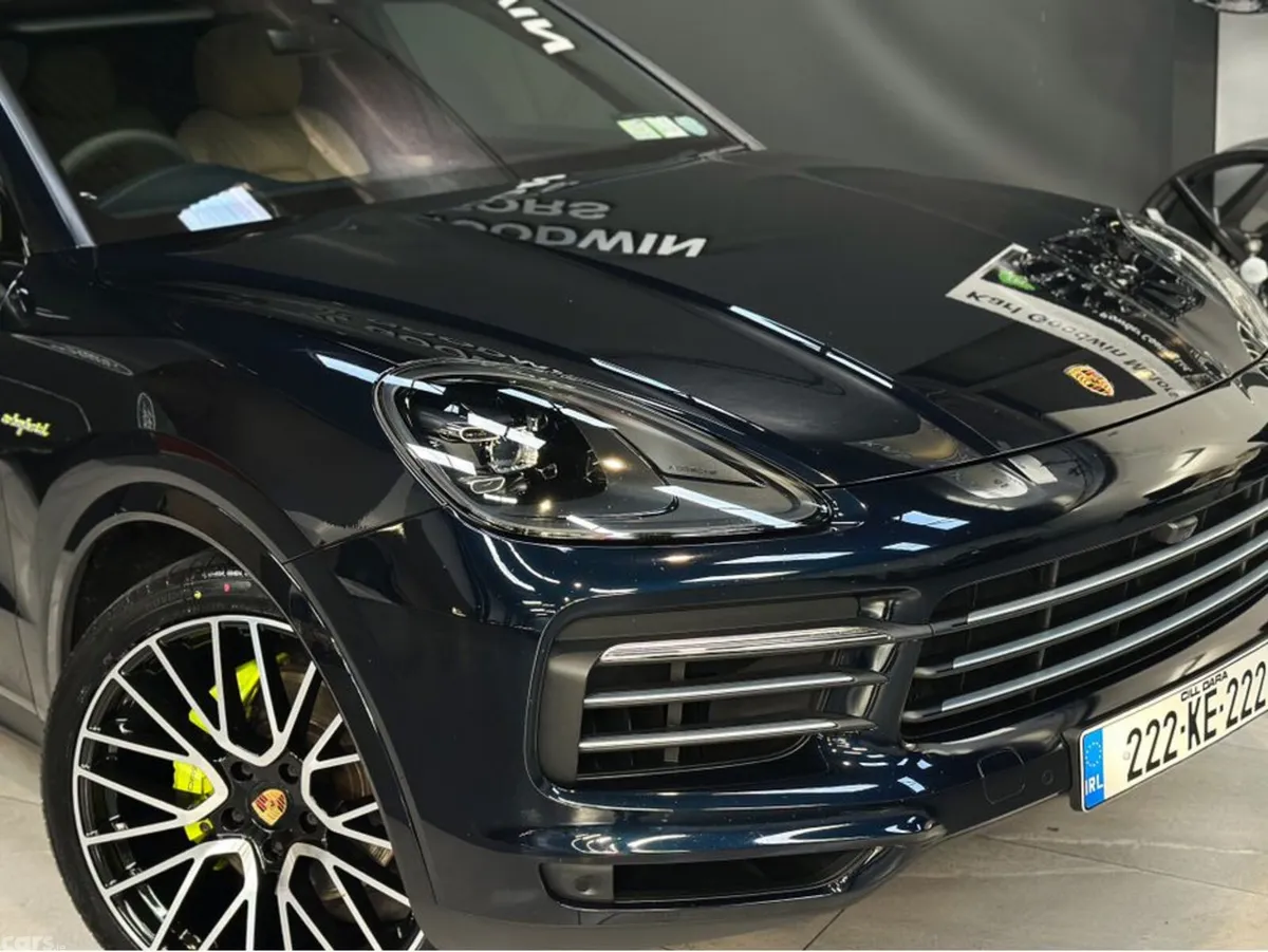 Porsche Cayenne SUV, Petrol Plug-in Hybrid, 2022, Blue
