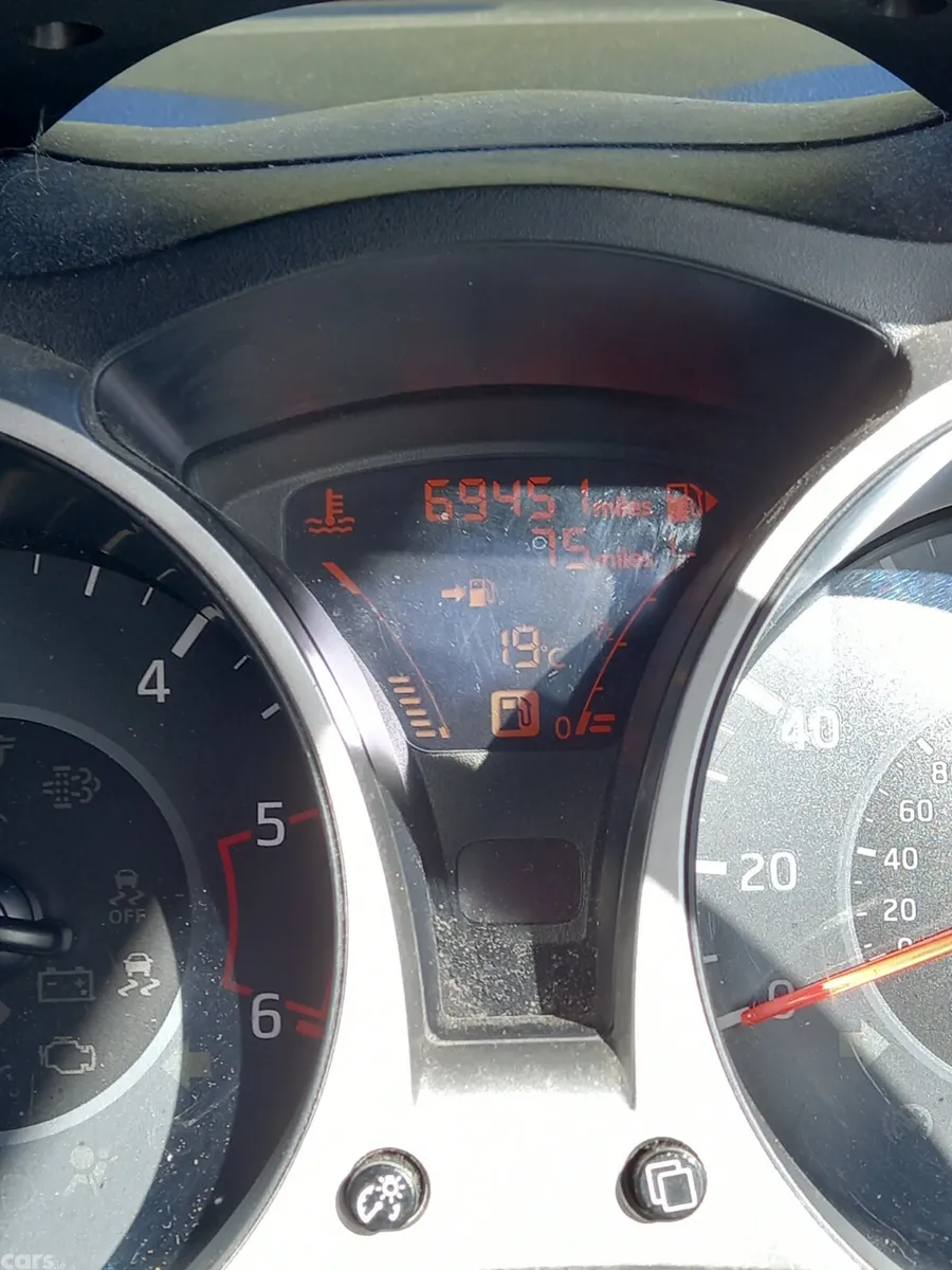 Nissan Juke SUV, Diesel, 2017, Red