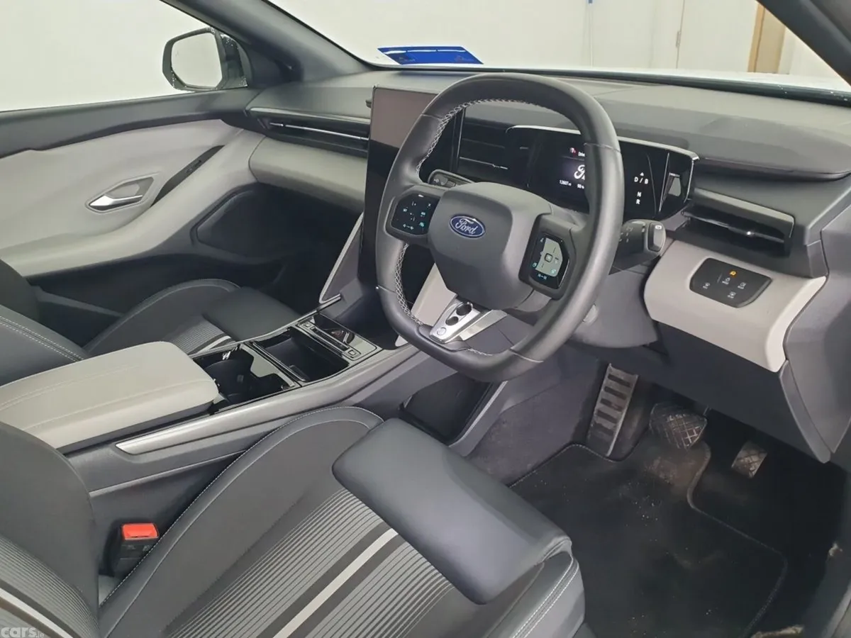 Ford Capri SUV, Electric, 2025, White