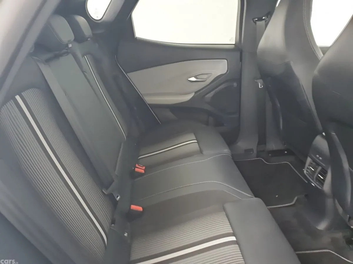 Ford Capri SUV, Electric, 2025, White