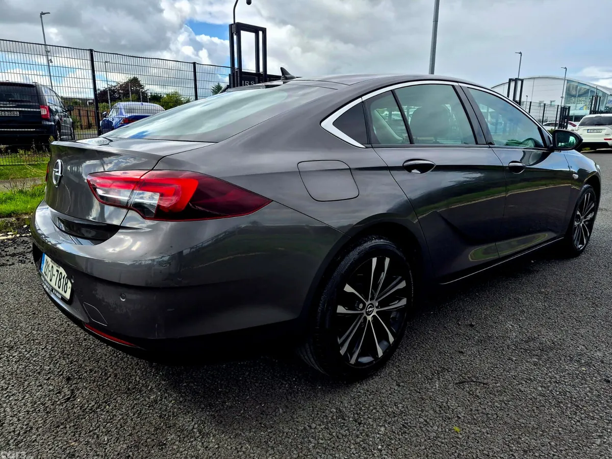 Opel Insignia Hatchback, Diesel, 2022, Grey
