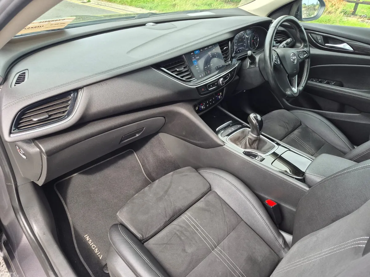 Opel Insignia Hatchback, Diesel, 2022, Grey