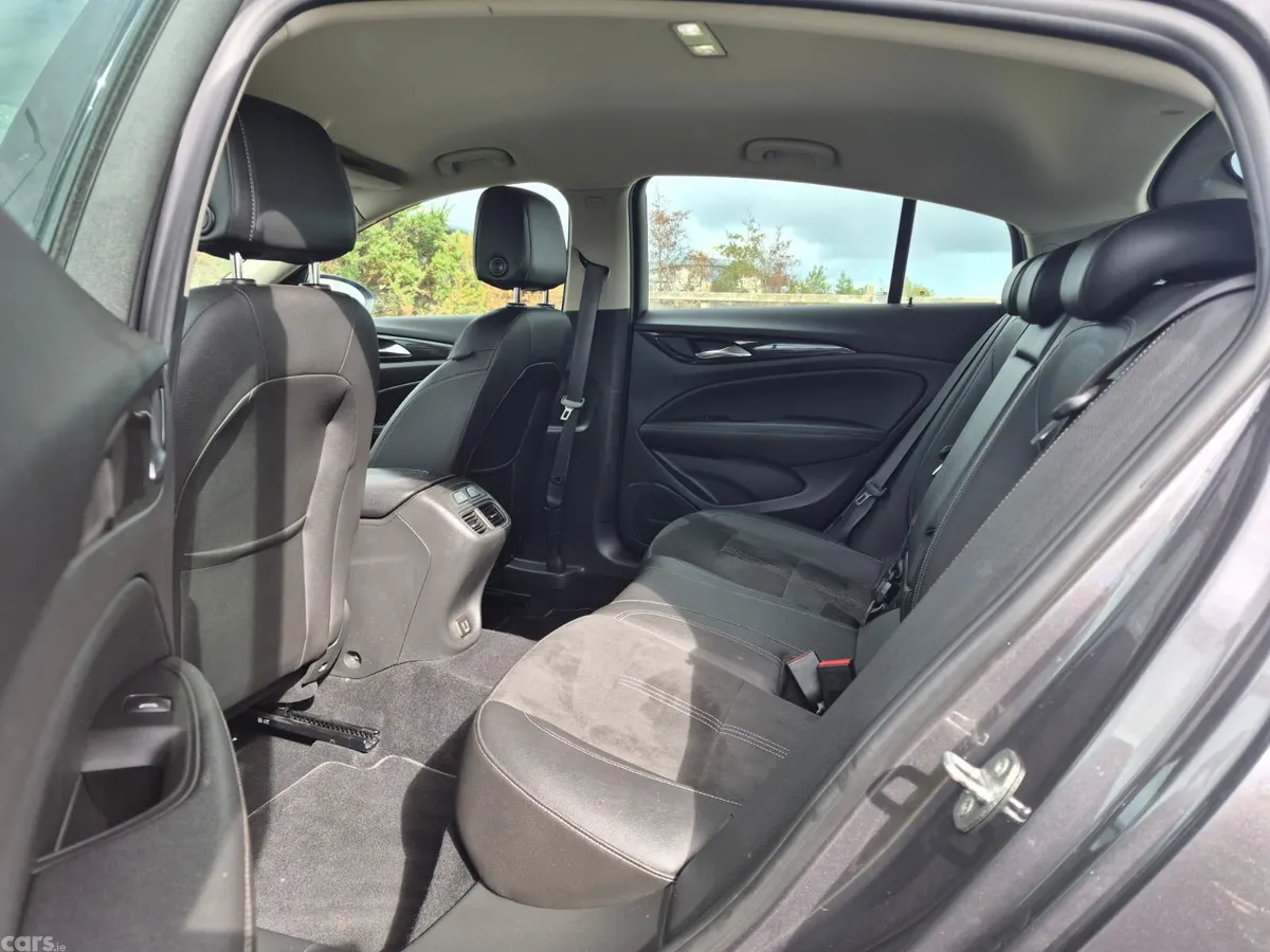 Opel Insignia Hatchback, Diesel, 2022, Grey