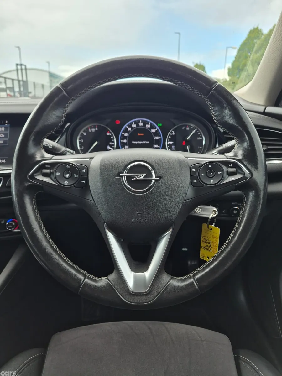 Opel Insignia Hatchback, Diesel, 2022, Grey