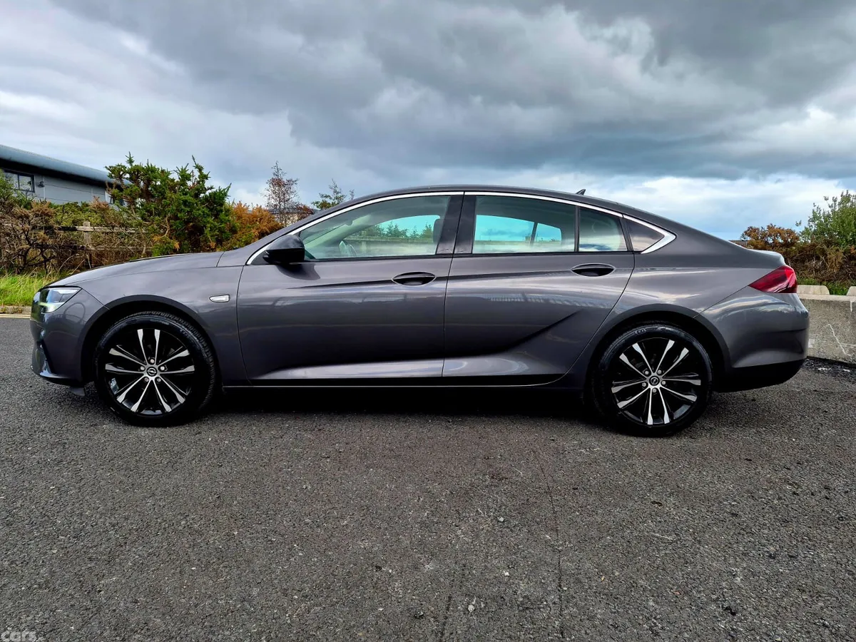 Opel Insignia Hatchback, Diesel, 2022, Grey
