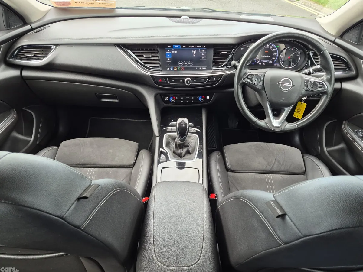 Opel Insignia Hatchback, Diesel, 2022, Grey