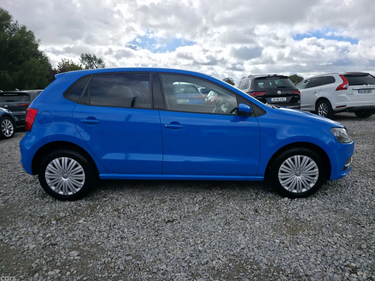 Volkswagen Polo Hatchback, Petrol, 2016, Blue