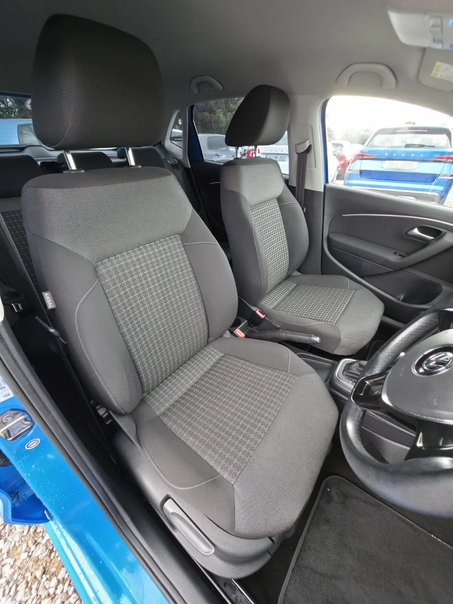 Volkswagen Polo Hatchback, Petrol, 2016, Blue