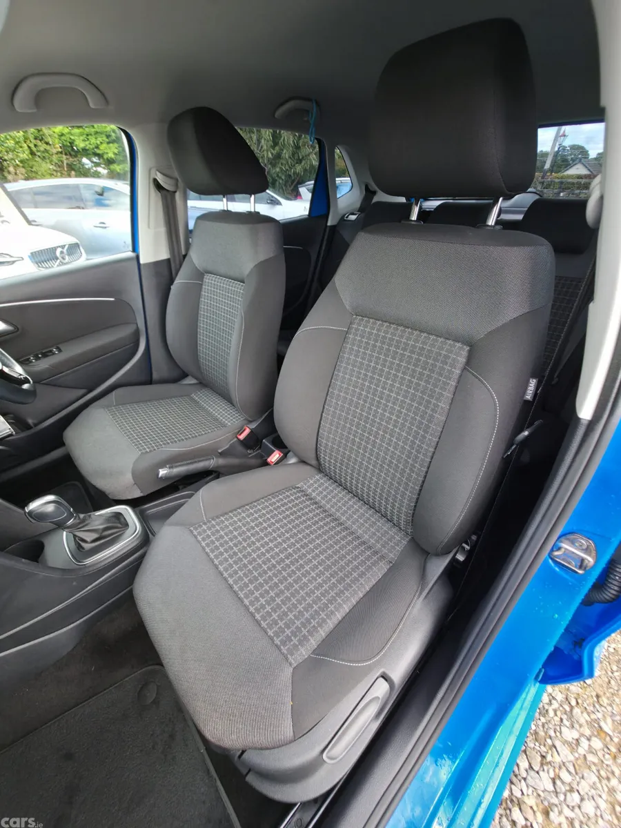Volkswagen Polo Hatchback, Petrol, 2016, Blue