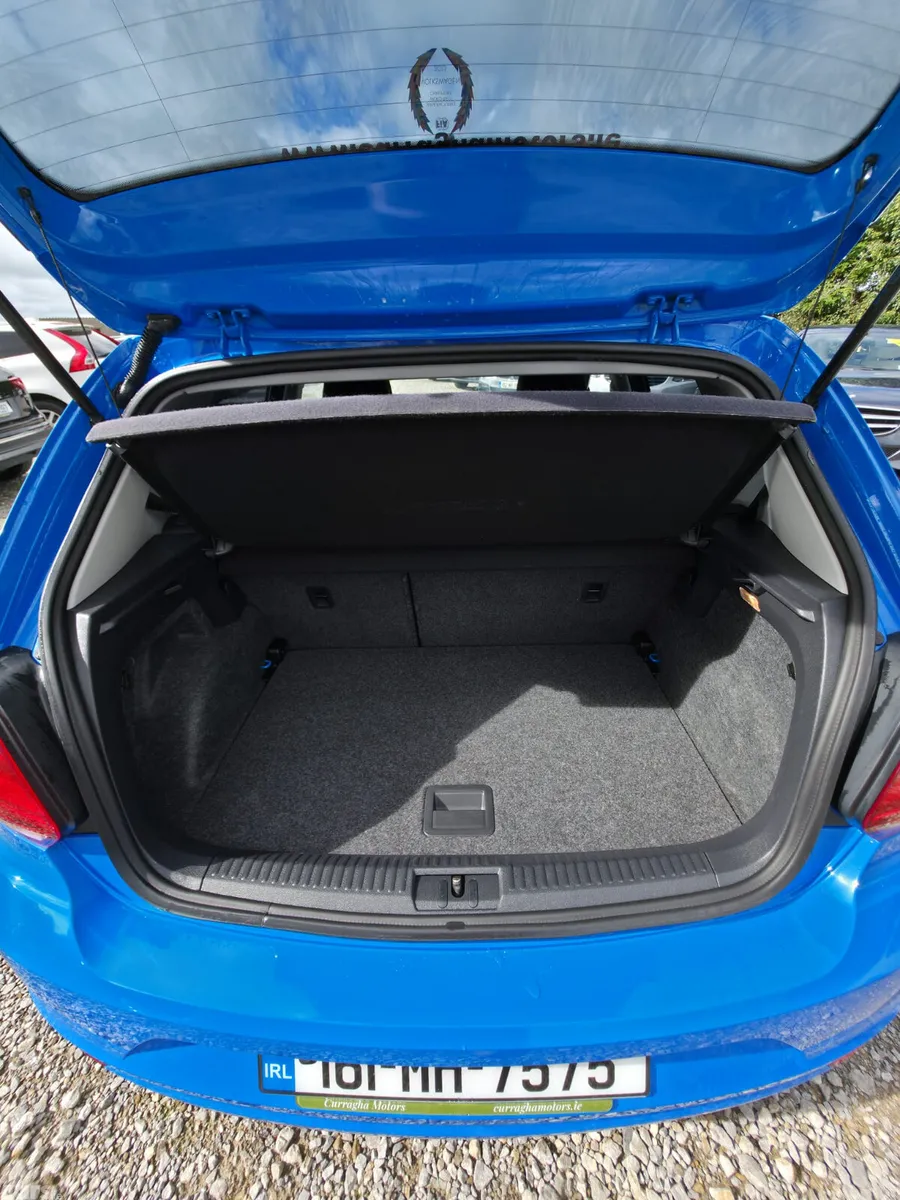 Volkswagen Polo Hatchback, Petrol, 2016, Blue