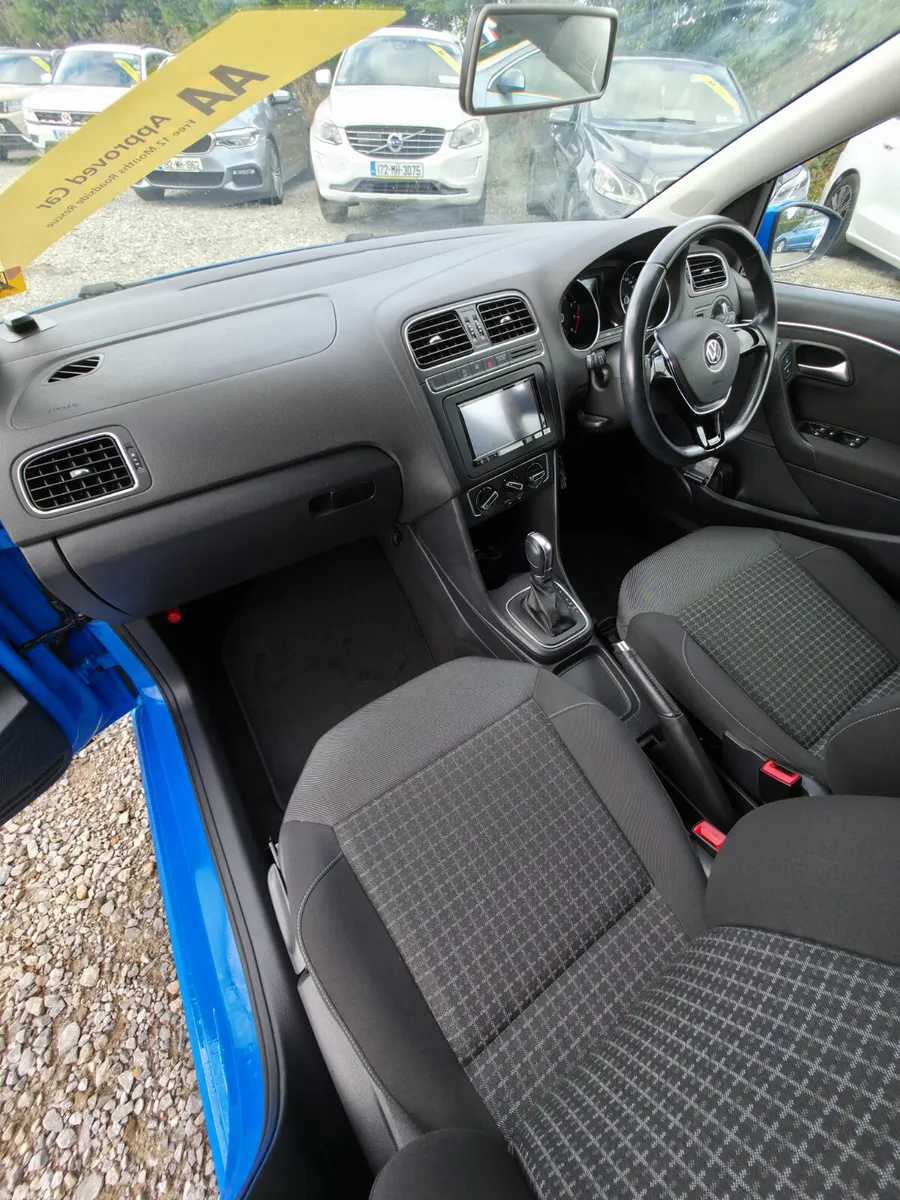 Volkswagen Polo Hatchback, Petrol, 2016, Blue
