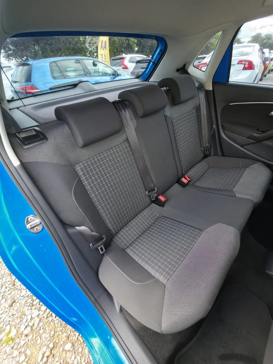 Volkswagen Polo Hatchback, Petrol, 2016, Blue