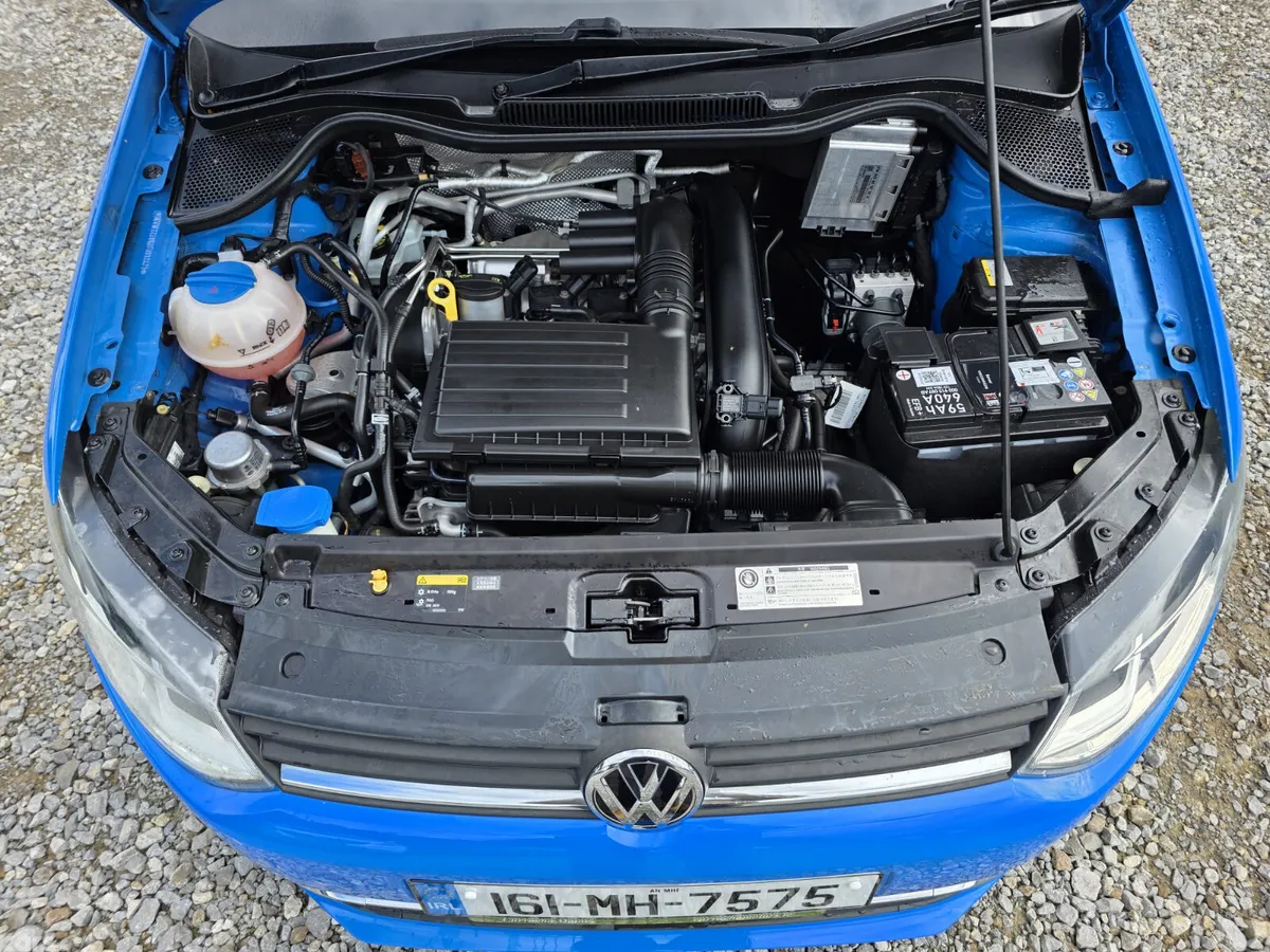 Volkswagen Polo Hatchback, Petrol, 2016, Blue