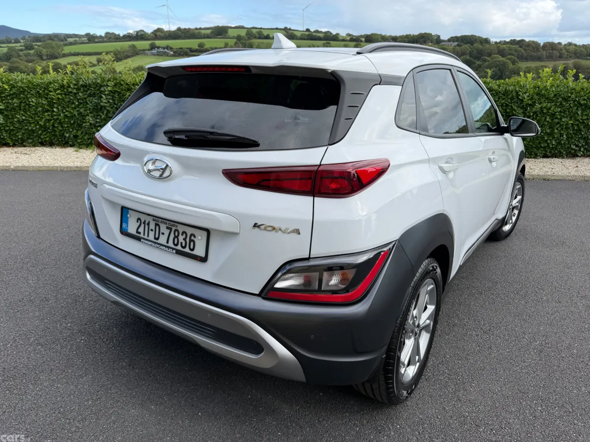 Hyundai KONA MPV, Petrol, 2021, White